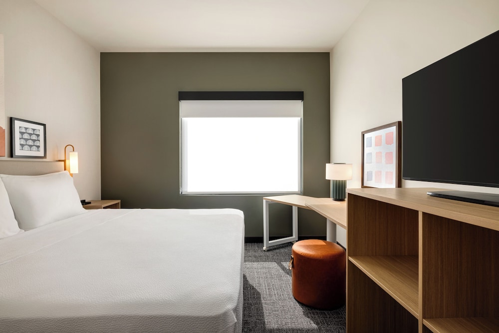 Room, 1 King Bed, Hearing Accessible