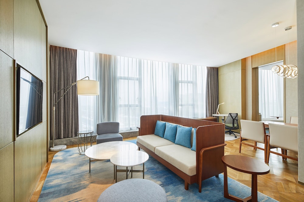 Club Suite, 1 Bedroom - Photo 1