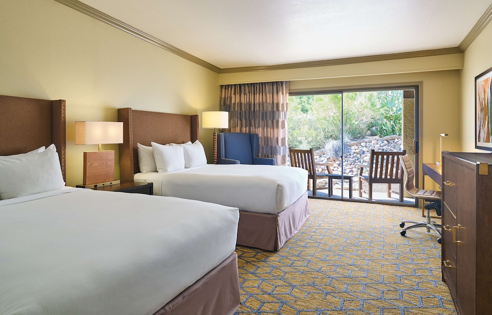 Junior Suite, 2 Queen Beds photo 3