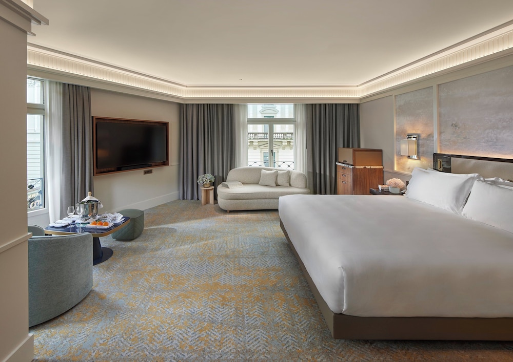 Junior Suite, 1 King Bed, Accessible