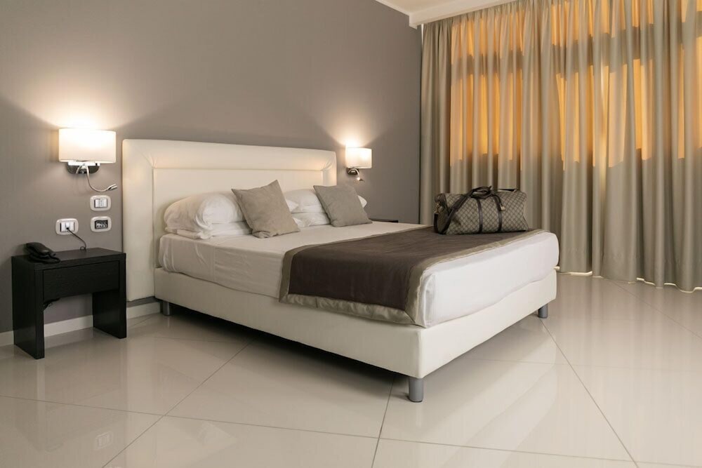 Luxury Suite photo 2