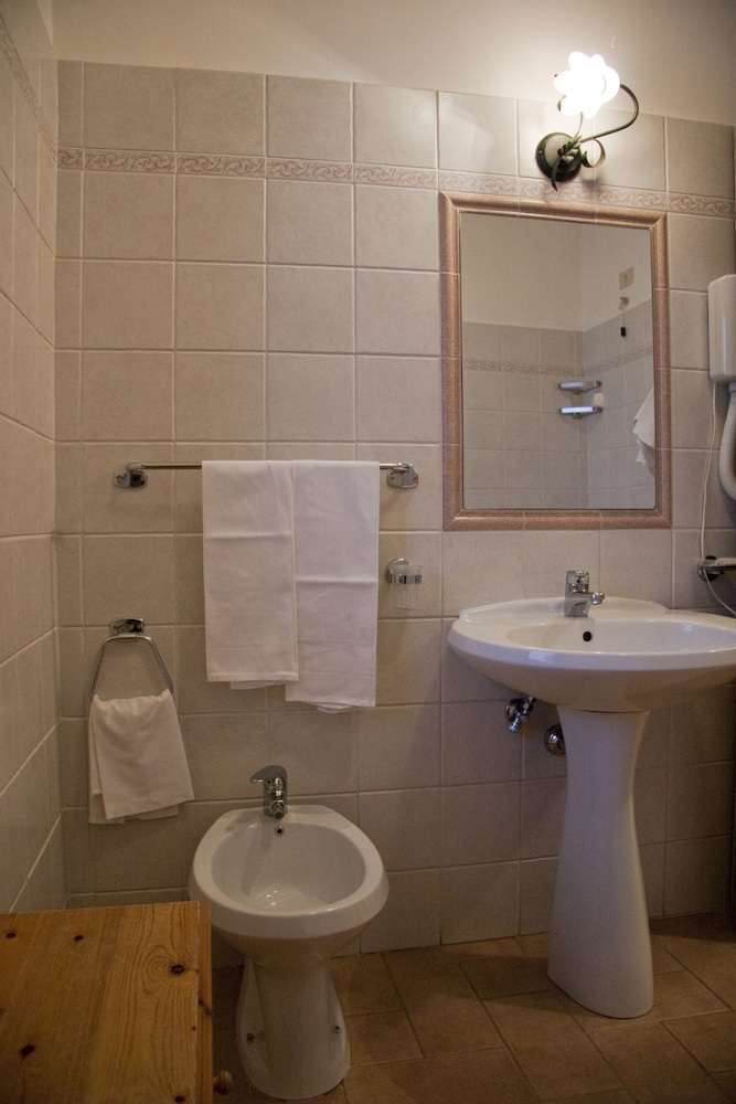 Standard Triple Room photo 3