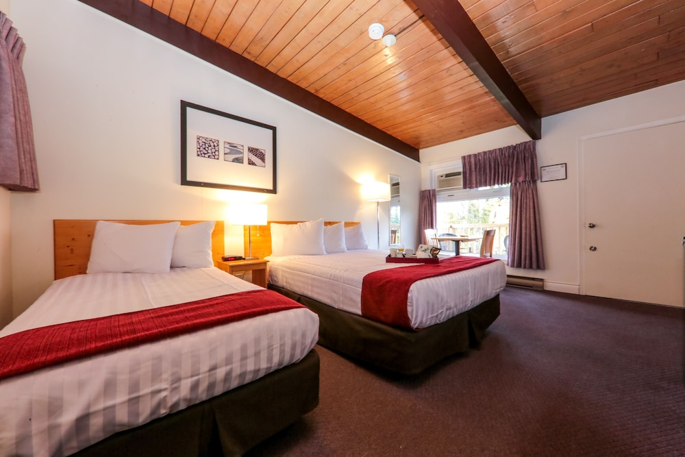 Deluxe Room, 2 Queen Beds photo 1