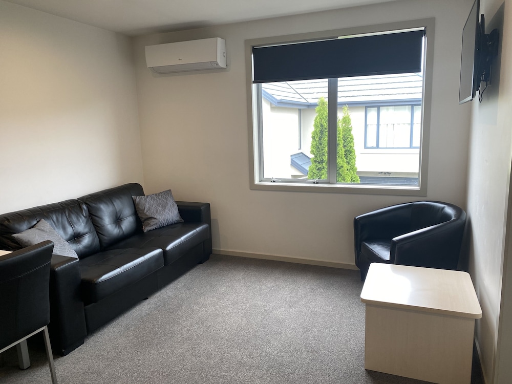 Executive Room, 1 Bedroom, Refrigerator & Microwave (First Floor)