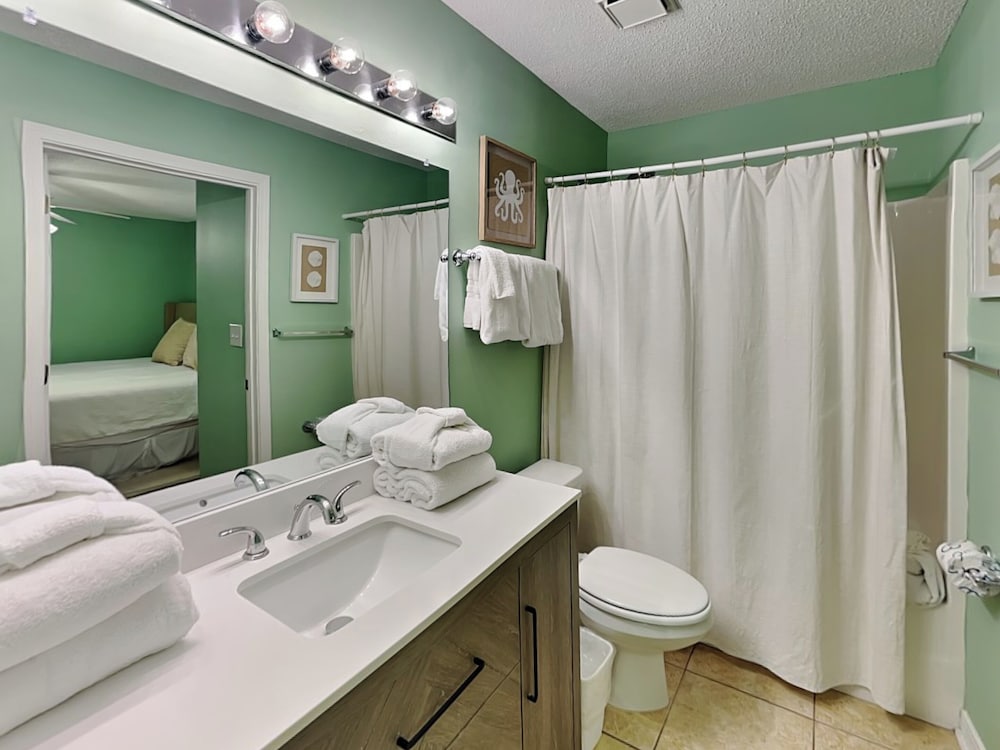 Condo, Multiple Beds, Patio, Pool View (#110 East - No Pets)