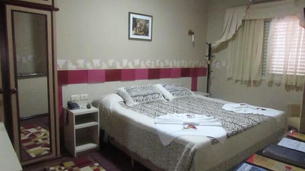 Twin Room, Non Smoking - Photo 5