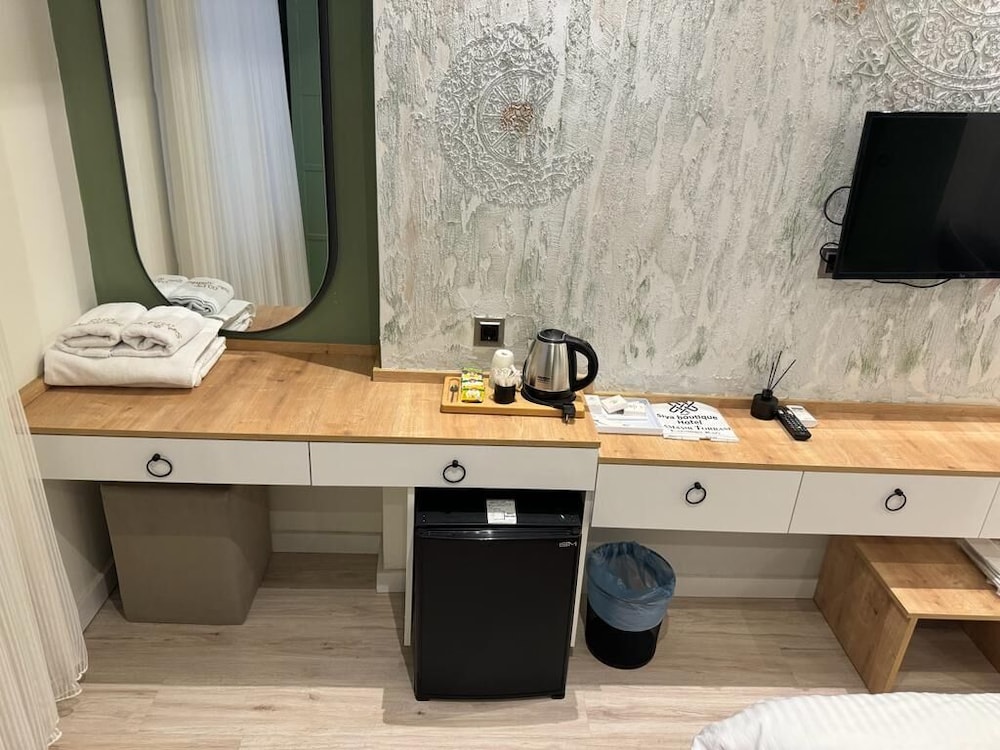 Business Room photo 2