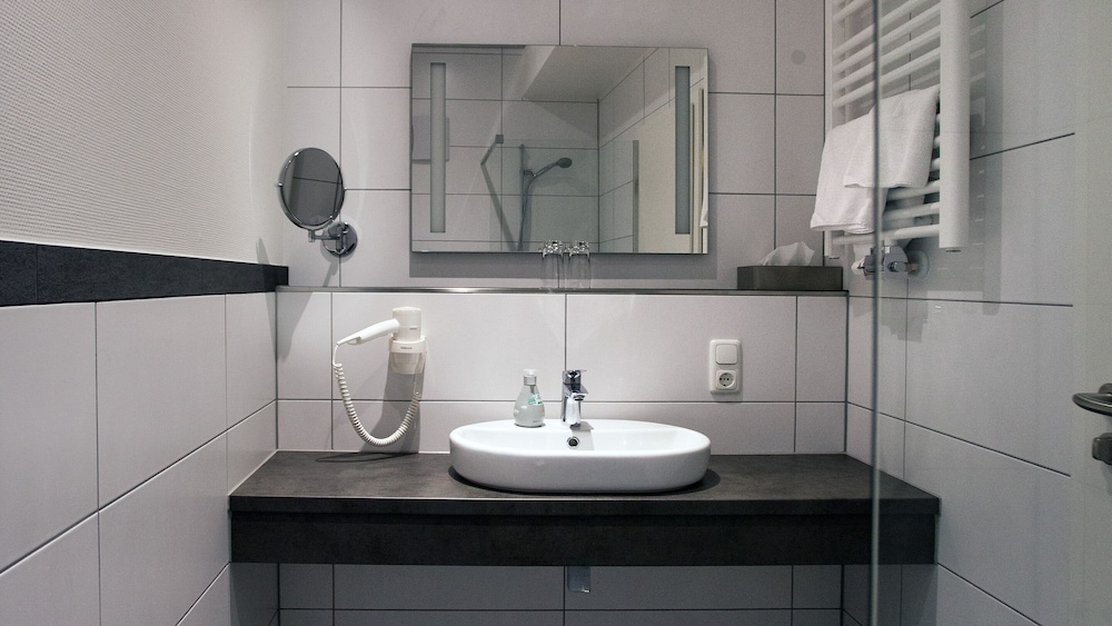 Classic Double Room, Private Bathroom (Teils Auch Als Ez Buchbar) - Photo 15
