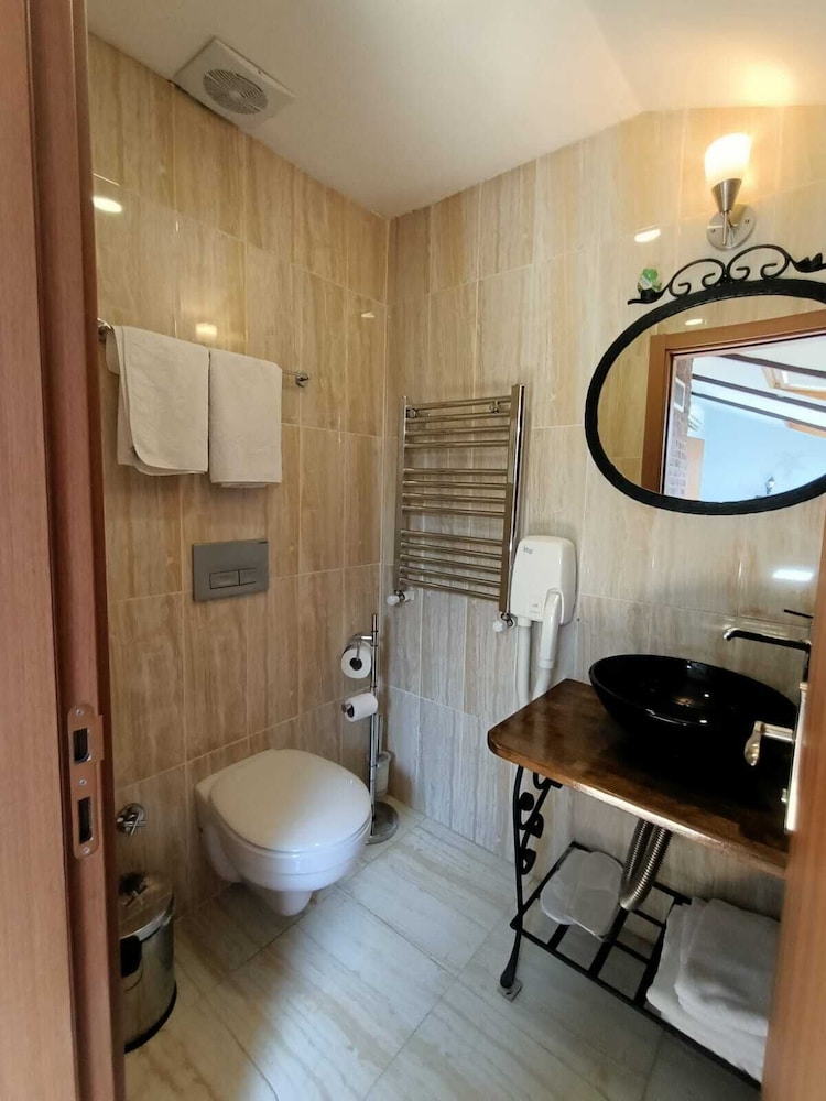 Deluxe Room, Jetted Tub photo 2