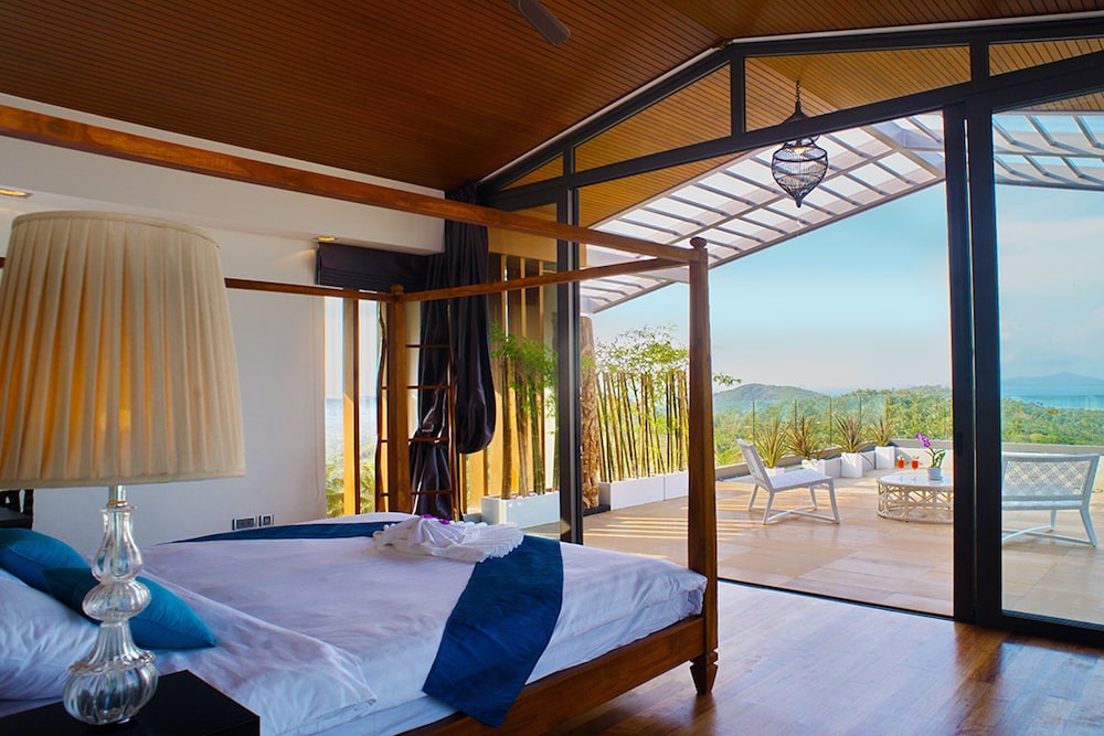 4-Bedroom Villa with Private Pool photo 1