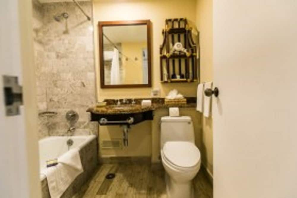 Superior Room, 1 King Bed, Ocean View - Photo 7
