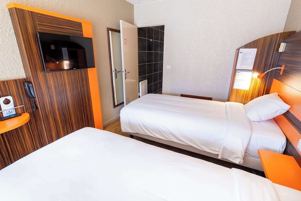 Standard Room, 2 Twin Beds - Photo 4