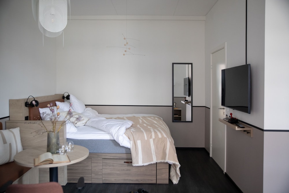 Homey+ Studio photo 3