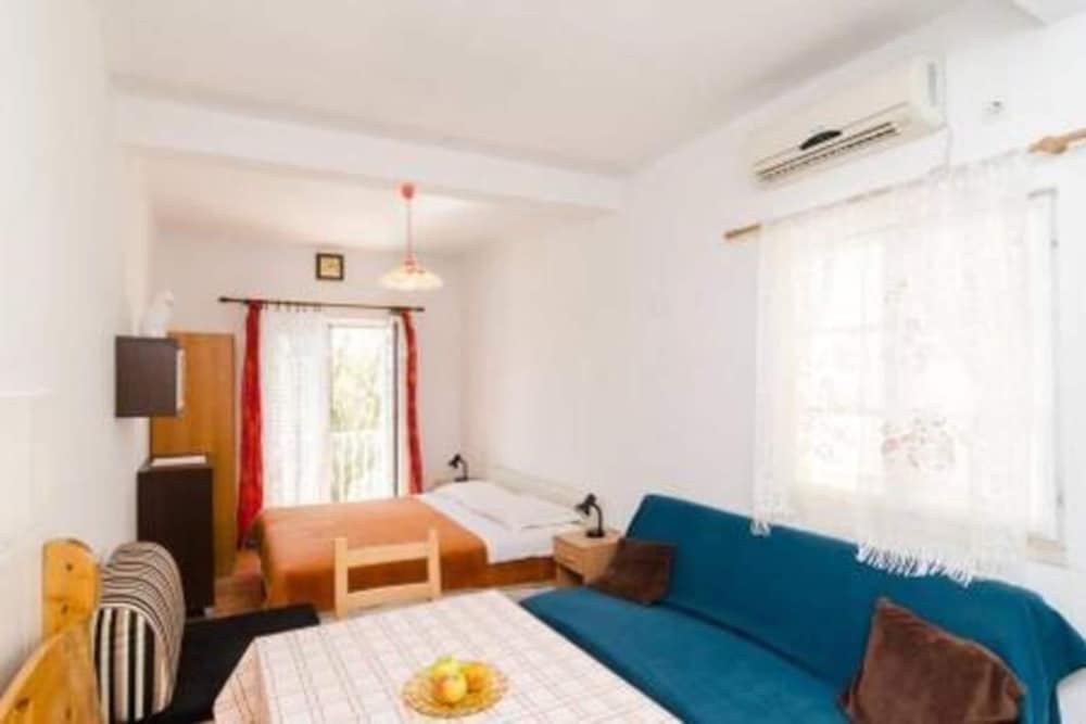 Apartment photo 1