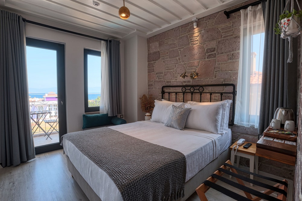 Standard Room, Balcony - Photo 5
