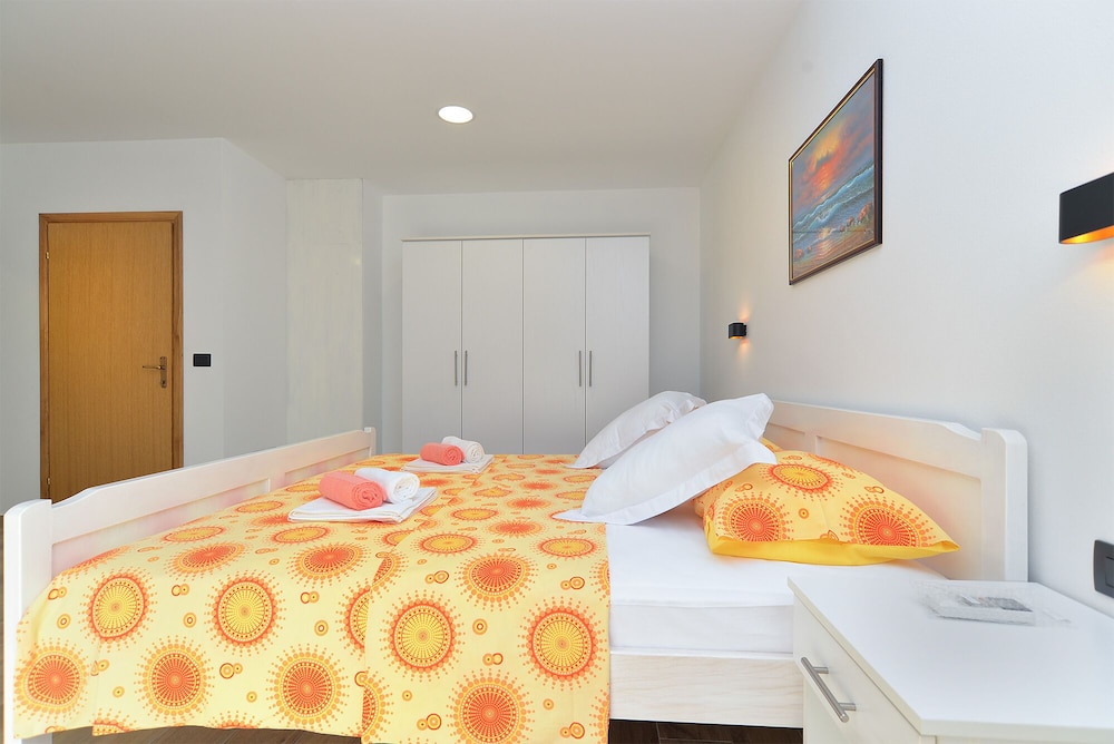 Standard House, 4 Bedrooms (25089)
