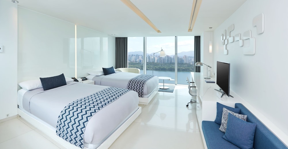 [Package] Deluxe Twin River View + Casino Credit KRW 100,000 (19 years or older, Foreign-Guest Only)
