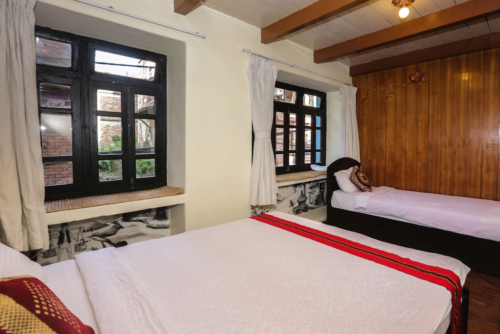 Family Room, Multiple Beds, City View photo 2