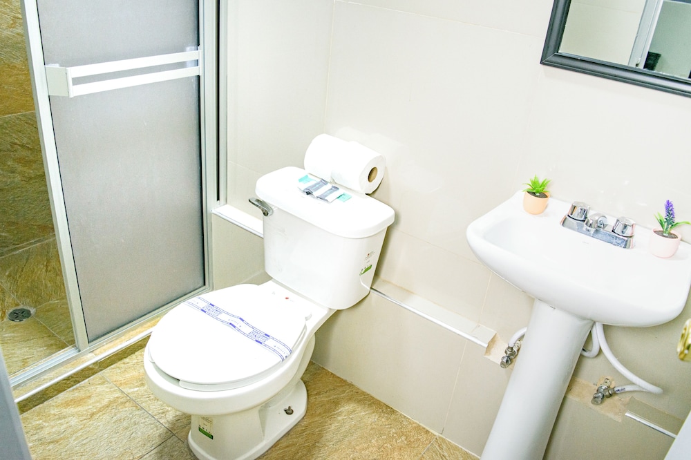 Basic Triple Room photo 3