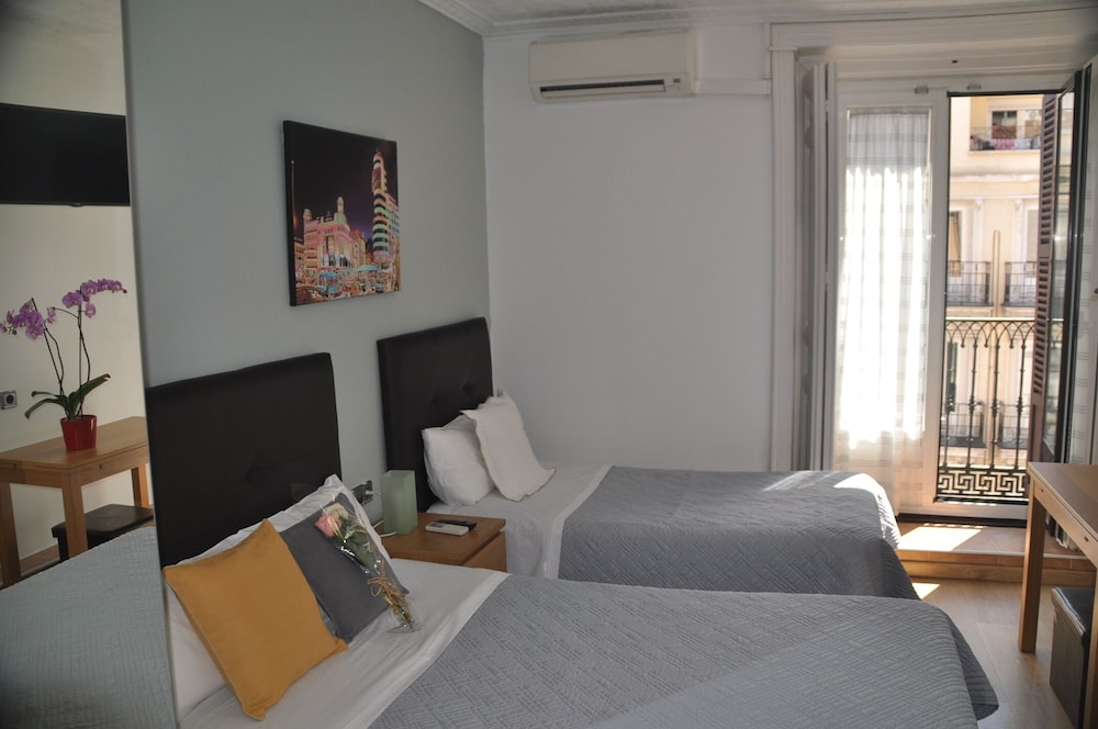 Double or Twin Room photo 3