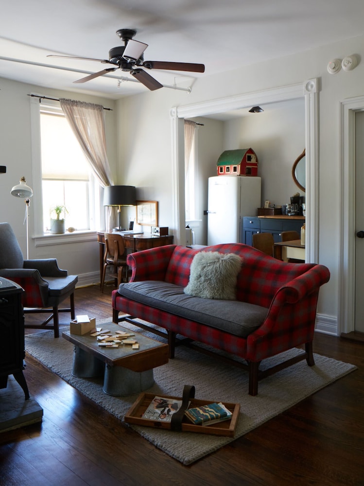 Comfort Suite, 1 King Bed, Fireplace photo 1