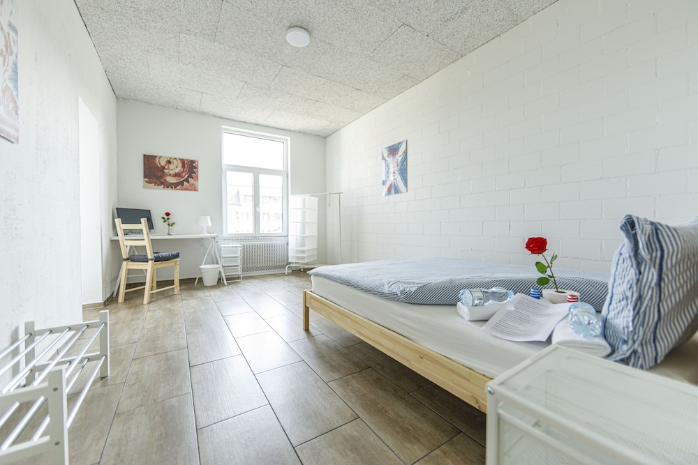 Basic Double Room, Non Smoking (Yellow Inn 21) - Photo 2