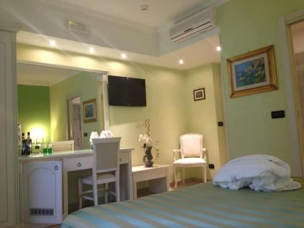 Deluxe Double Room, Balcony photo 3