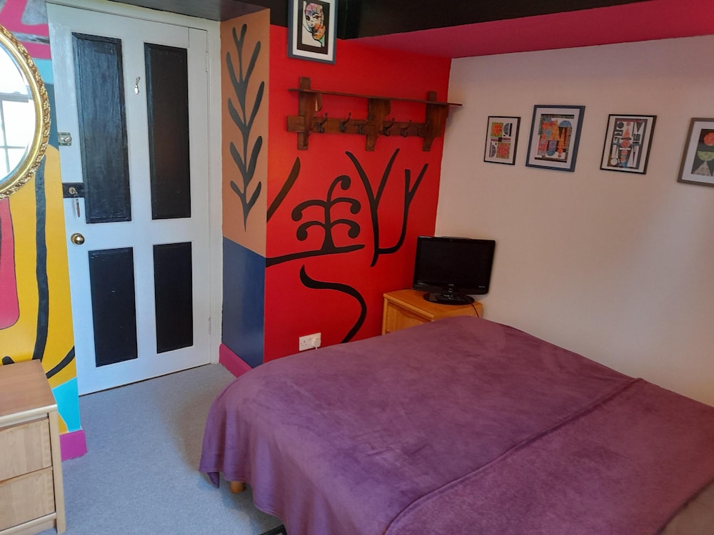 Basic Single Room, Private Bathroom, Mountain View (Klee Room) photo 2