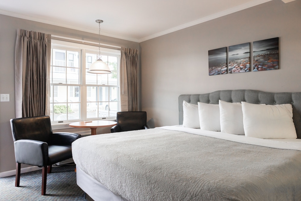 Standard Room, 1 King Bed photo 1