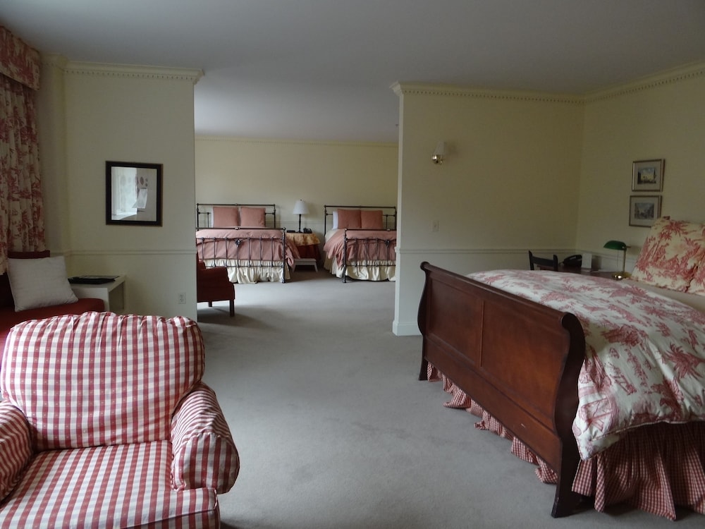 Standard Suite, Multiple Beds, Fireplace photo 1
