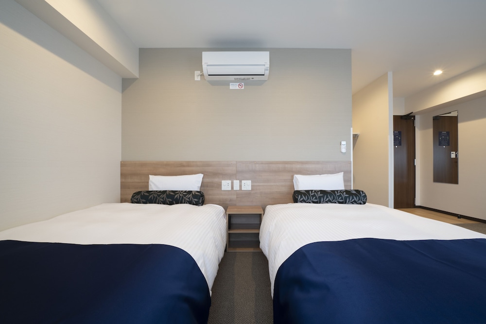 Standard Twin Room - Photo 2