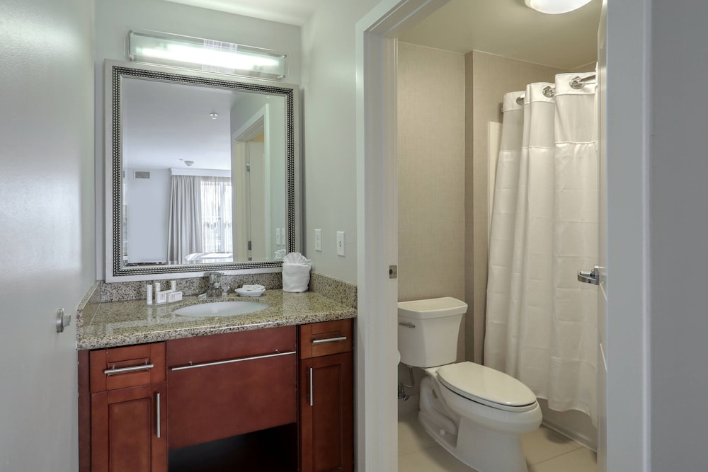 Single Room, 1 Bedroom (Mobility/Hearing Accessible, Tub) - Photo 4