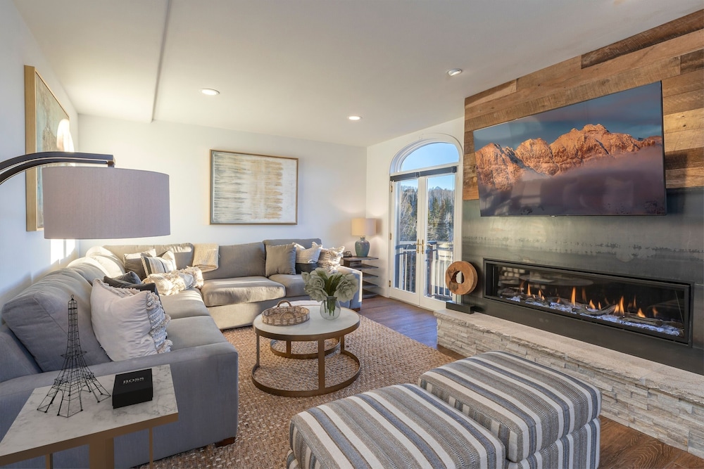 Condo, 4 Bedrooms