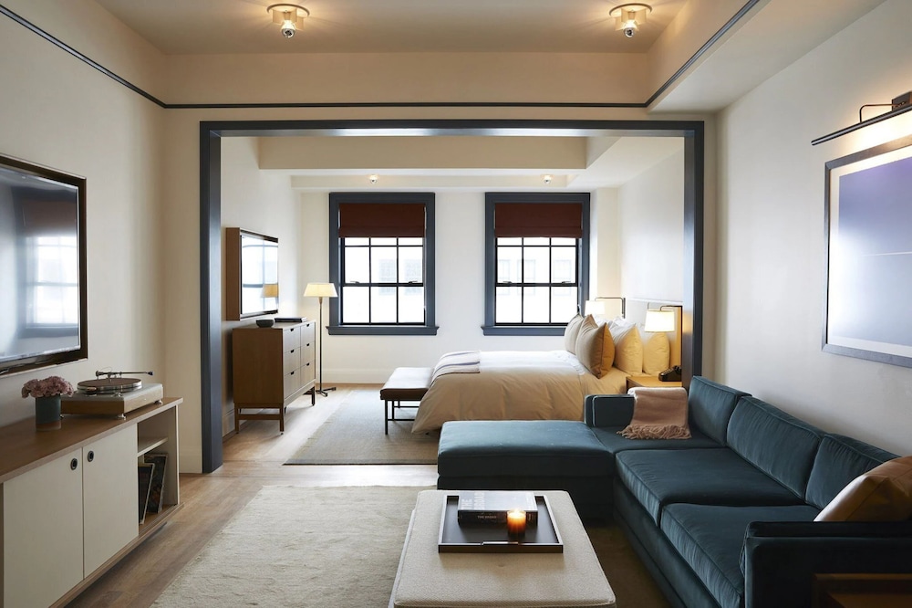 Suite, 1 King Bed (Loft) - Photo 3