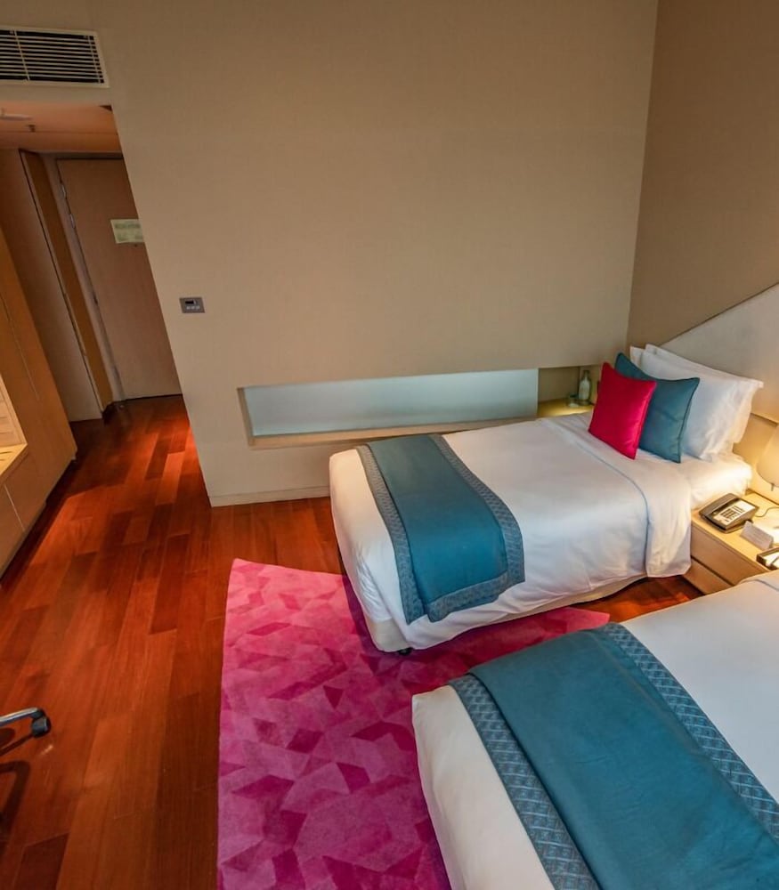 Superior Room, 2 Twin Beds (Airport View)