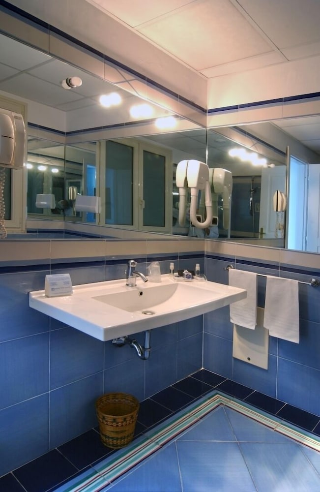 Double Room, Balcony - Photo 3