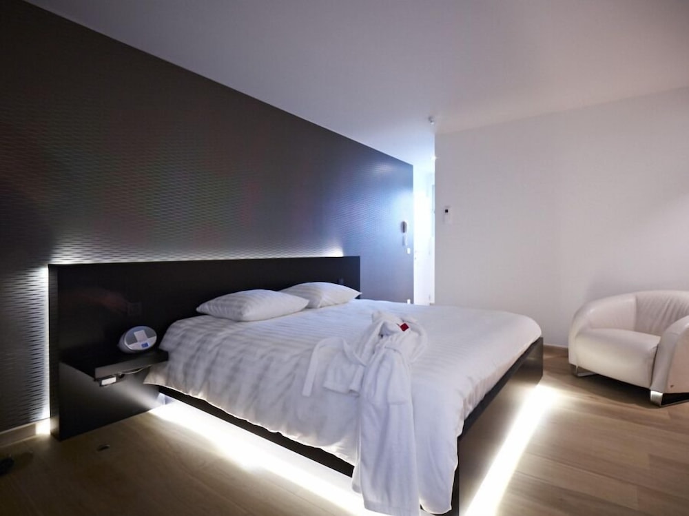 Deluxe Double Room - Photo 1