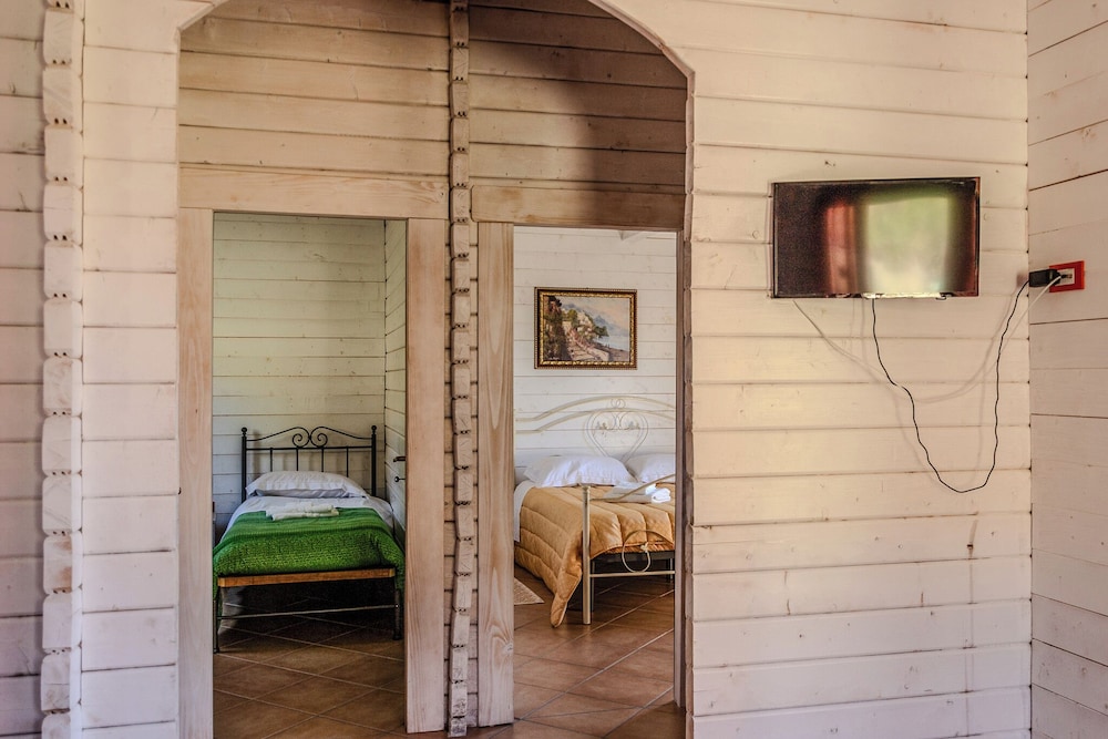 Room, 2 Bedrooms, Patio, Mountain View