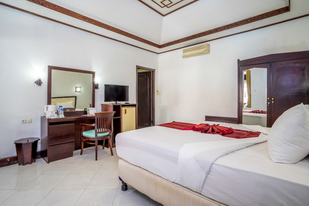 Deluxe Room, Pool View - Photo 2