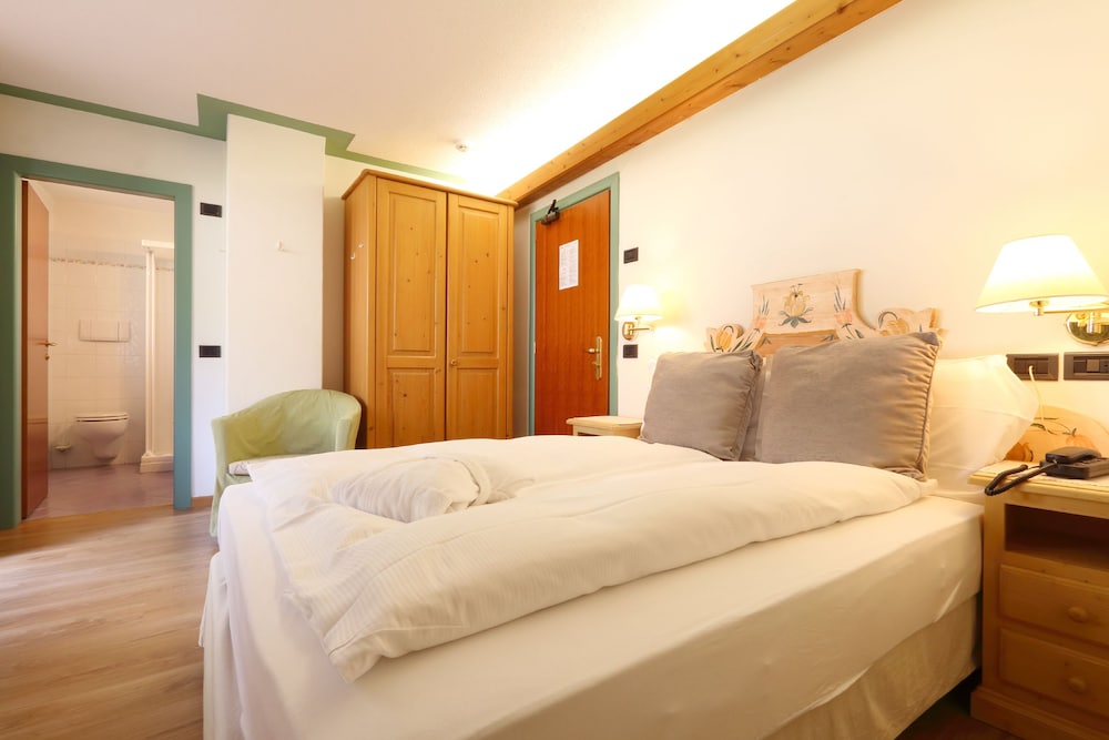Classic Double Room Single Use, Balcony