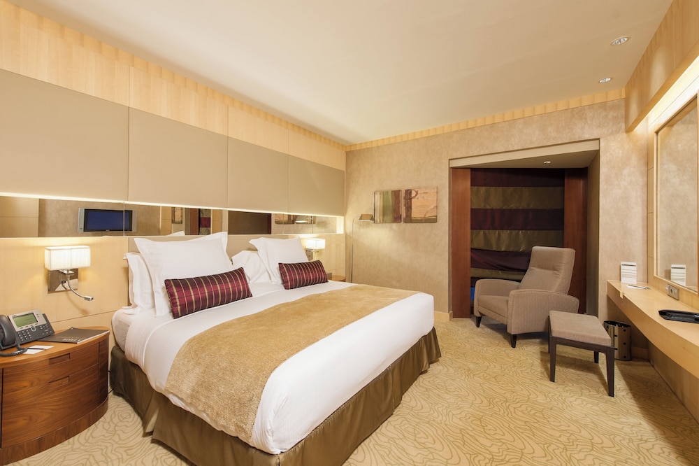 Suite, 2 Bedrooms, Club Lounge Access (Dining) - Photo 5
