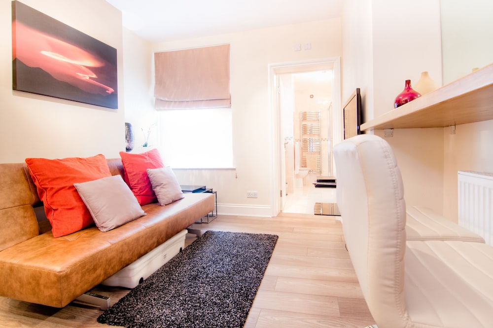 Classic One Bedroom Apartment Ground Floor photo 1