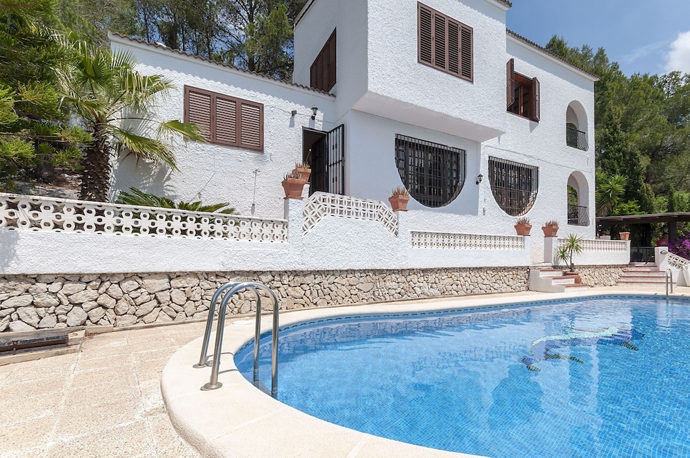 Villa photo 3
