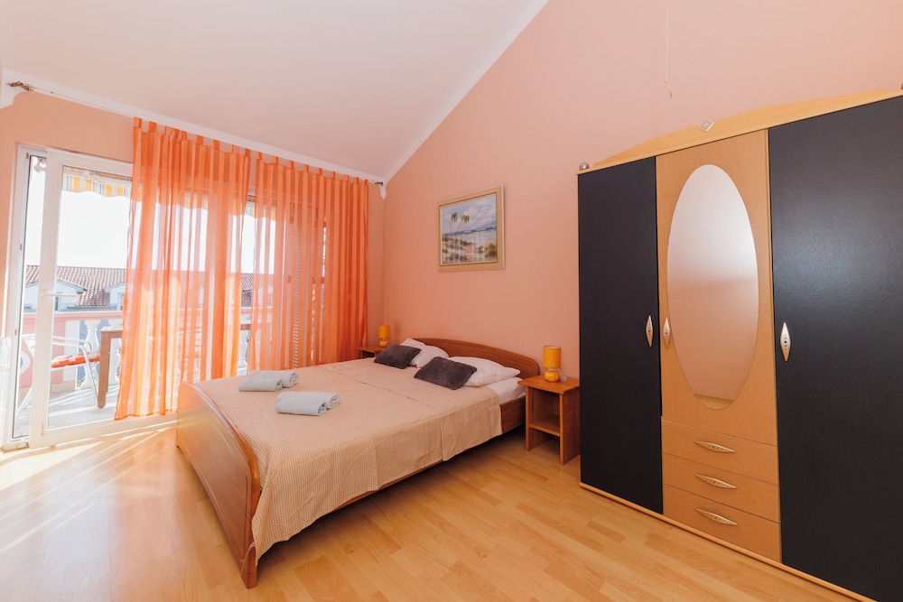 Family Apartment, 2 Bedrooms, Balcony, Sea View