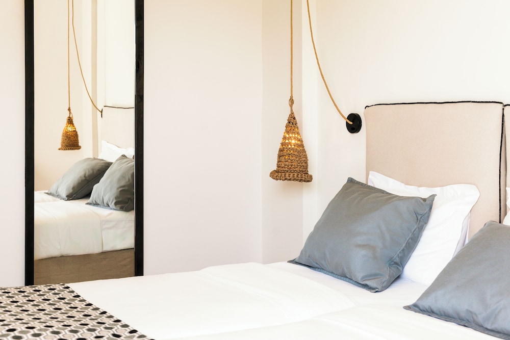 Comfort Room with Garden View thumbnail 5