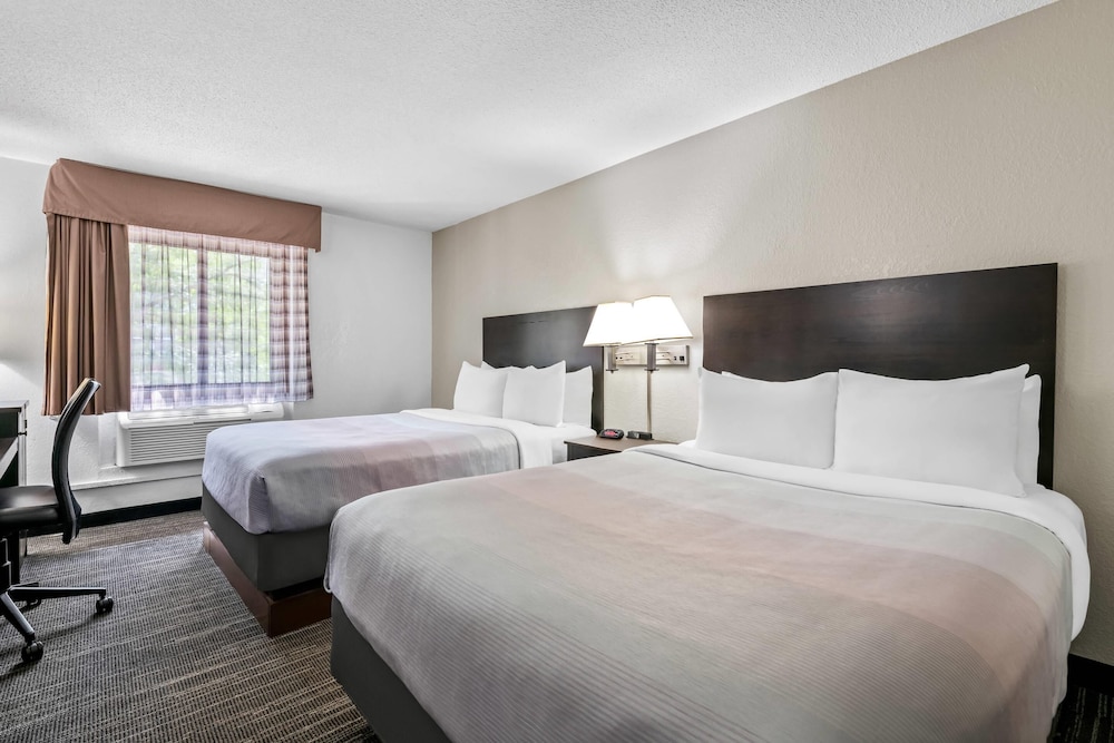 Room, 2 Queen Beds, Non Smoking - Photo 1