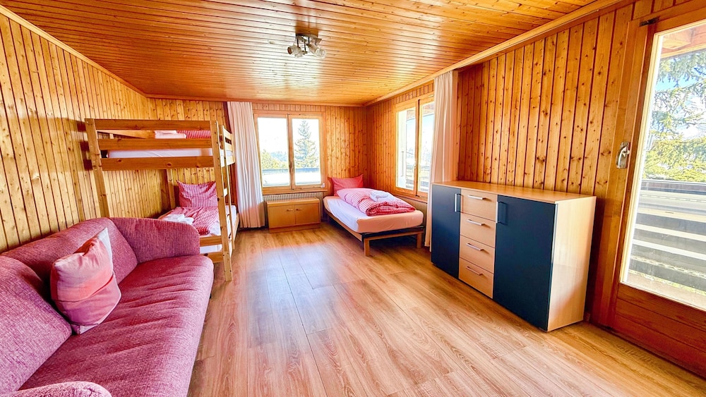 Family Room, Balcony, Mountain View photo 2