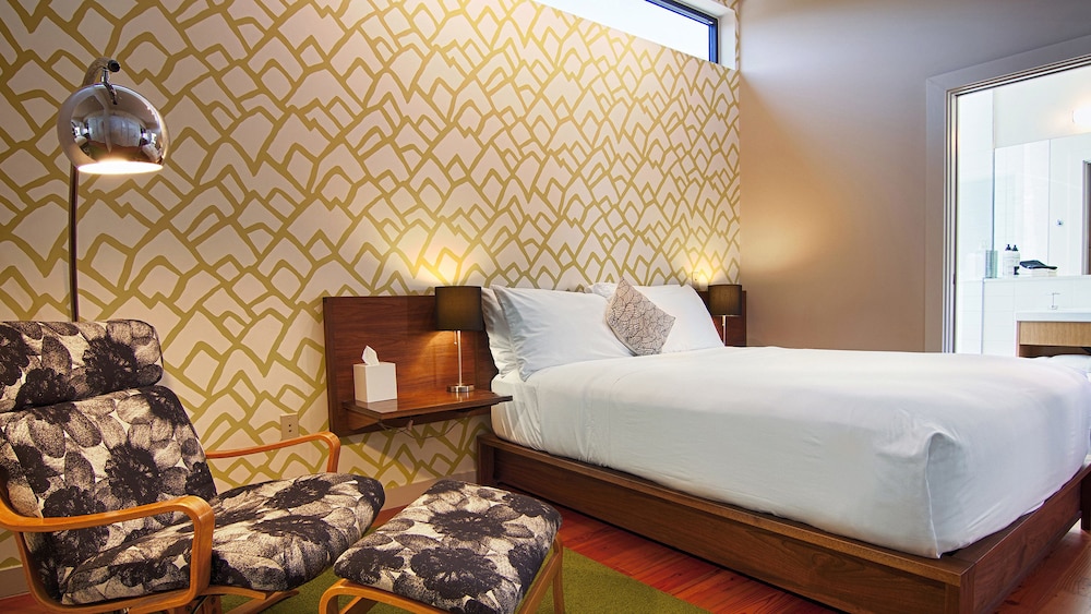 Economy Double Room, 1 Queen Bed, Courtyard Area