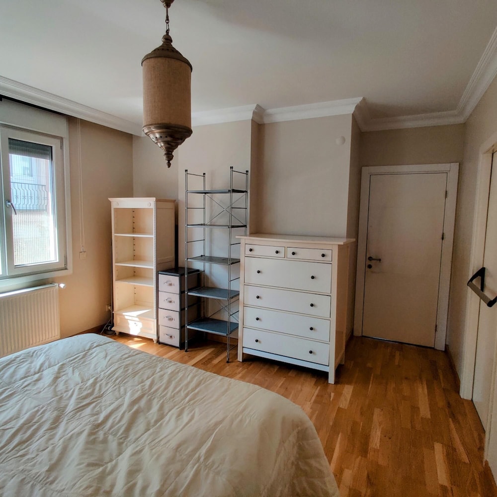 Apartment photo 2