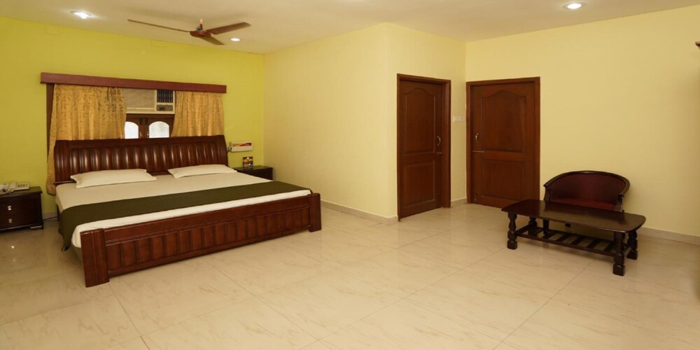 Deluxe Room - Photo 6